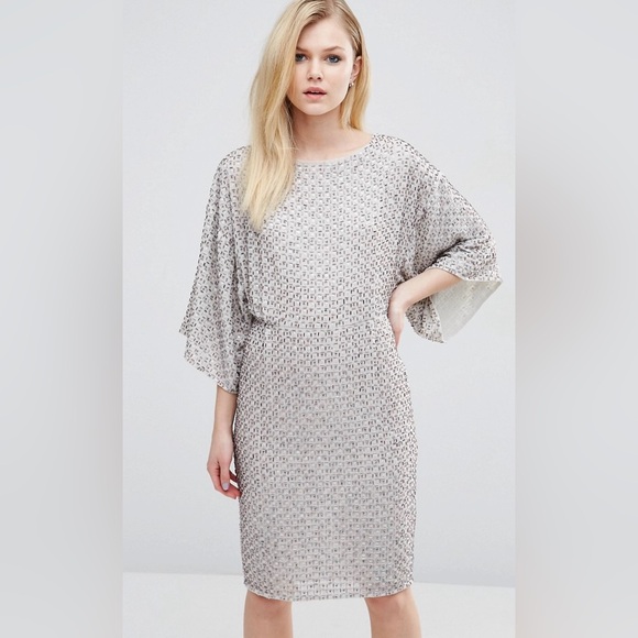 ☀️50% Off! Summer Sale☀️ ASOS PETITE RED CARPET Sequin Grid
Kimono Midi Dress - Picture 13 of 13